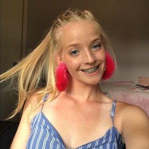 Meet your Posher, Julia